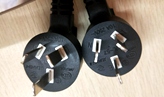 為什么你的檢針機(jī)電源線會燒會短路？因?yàn)槟阗I的不是真國標(biāo)檢針機(jī)電源線！